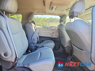 Zdjęcie 11 z 13 samochodu: 2021 TOYOTA SIENNA XLE VIN:5TDJSKFC4MS008696 - miniatura