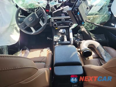 Zdjęcie 8 z 12 samochodu: 2026 TOYOTA 4RUNNER LIMITED VIN:JTEVA5BR1T5103703 - miniatura