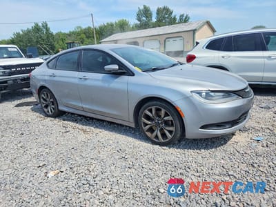 Czwarte zdjęcie samochodu z boku: 2015 CHRYSLER 200 S VIN:1C3CCCDG0FN627858 - miniatura