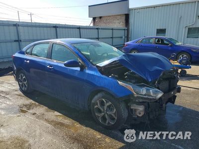 Czwarte zdjęcie samochodu z boku: 2021 KIA FORTE LXS VIN:3KPF24AD6ME271431 - miniatura
