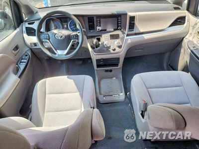 Zdjęcie 8 z 13 samochodu: 2020 TOYOTA SIENNA L VIN:5TDZZ3DC9LS086493 - miniatura