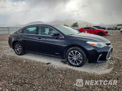 Czwarte zdjęcie samochodu z boku: 2018 TOYOTA AVALON HYBRID XLE PREMIUM VIN:4T1BD1EB0JU061657 - miniatura