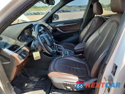 Zdjęcie 7 z 12 samochodu: 2018 BMW X1 XDRIVE28I VIN:WBXHT3C38J5L25889 - miniatura