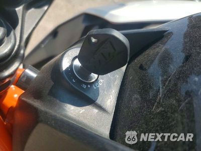Zdjęcie 8 z 9 samochodu: 2017 KTM 390 DUKE VIN:MD2JPJ40XHC234358 - miniatura