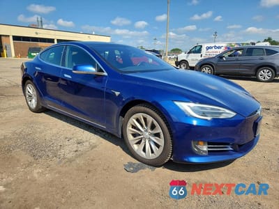 Czwarte zdjęcie samochodu z boku: 2017 TESLA MODEL S VIN:5YJSA1E28HF216875 - miniatura