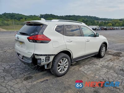 Trzecie zdjęcie samochodu z tyłu: 2020 NISSAN ROGUE SV VIN:JN8AT2MV0LW112347 - miniatura