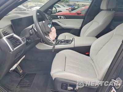 Zdjęcie 7 z 14 samochodu: 2026 BMW X5 M VIN:5UX23EU02T9107654 - miniatura