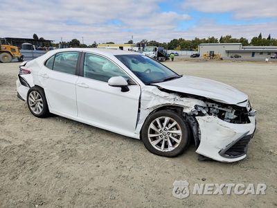 Czwarte zdjęcie samochodu z boku: 2022 TOYOTA CAMRY LE VIN:4T1C11AK8NU027183 - miniatura