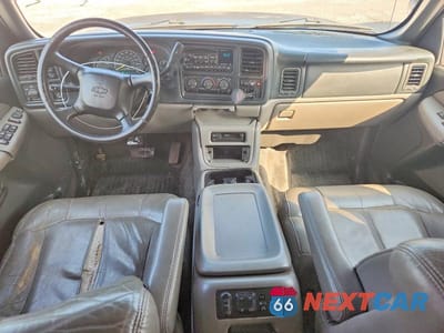 Zdjęcie 8 z 13 samochodu: 2000 CHEVROLET SUBURBAN K1500 VIN:3GNFK16T2YG211694 - miniatura