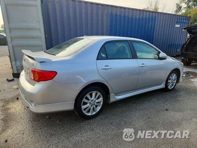 Trzecie zdjęcie samochodu z tyłu: 2010 TOYOTA COROLLA S VIN:1NXBU4EE2AZ273925 - miniatura