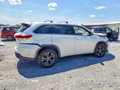 Trzecie zdjęcie samochodu z tyłu: 2017 TOYOTA HIGHLANDER LE PLUS VIN:5TDZZRFHXHS216705 - miniatura