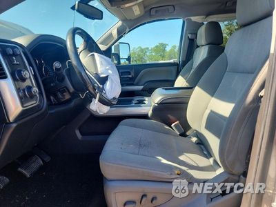 Zdjęcie 7 z 12 samochodu: 2017 CHEVROLET SILVERADO K1500 LT VIN:3GCUKREC5HG312051 - miniatura