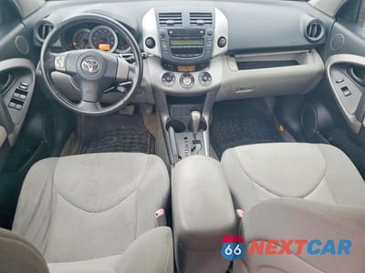 Zdjęcie 8 z 13 samochodu: 2006 TOYOTA RAV4 LIMITED VIN:JTMBD31V966005986 - miniatura