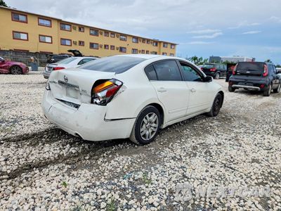 Trzecie zdjęcie samochodu z tyłu: 2012 NISSAN ALTIMA 2.5 VIN:1N4AL2AP4CN504664 - miniatura