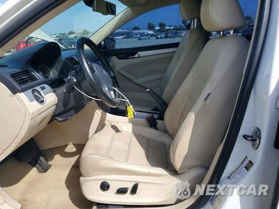Zdjęcie 7 z 13 samochodu: 2012 VOLKSWAGEN PASSAT SE VIN:1VWBP7A35CC042329 - miniatura