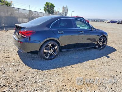 Trzecie zdjęcie samochodu z tyłu: 2019 MERCEDES-BENZ A 220 VIN:WDD3G4EB2KW019004 - miniatura