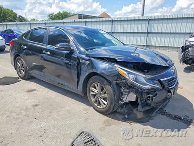 Czwarte zdjęcie samochodu z boku: 2020 KIA OPTIMA LX VIN:5XXGT4L36LG413806 - miniatura