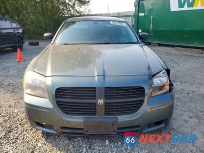 Piąte zdjęcie samochodu w środku: 2005 DODGE MAGNUM SXT VIN:2D4FV48V45H547040 - miniatura