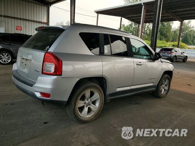 Trzecie zdjęcie samochodu z tyłu: 2013 JEEP COMPASS LATITUDE VIN:1C4NJDEB1DD192404 - miniatura