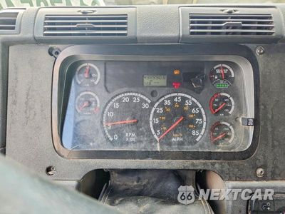 Zdjęcie 9 z 12 samochodu: 2013 FREIGHTLINER CASCADIA DUMP TRUCK VIN:1FUJGEDV1DSBU6075 - miniatura