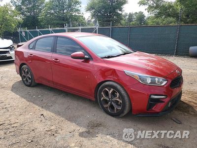Czwarte zdjęcie samochodu z boku: 2019 KIA FORTE LXS VIN:3KPF24AD3KE096584 - miniatura