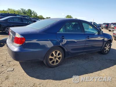 Trzecie zdjęcie samochodu z tyłu: 2005 TOYOTA CAMRY XLE VIN:4T1BE30K45U391808 - miniatura