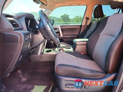 Zdjęcie 7 z 13 samochodu: 2021 TOYOTA 4RUNNER SR5 VIN:JTEEU5JR5M5238659 - miniatura