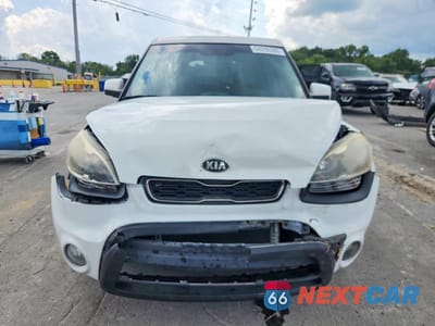 Piąte zdjęcie samochodu w środku: 2013 KIA SOUL BASE VIN:KNDJT2A51D7759285 - miniatura