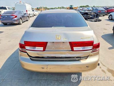 Zdjęcie 6 z 12 samochodu: 2003 HONDA ACCORD VIN:1HGCM665X3A068409 - miniatura