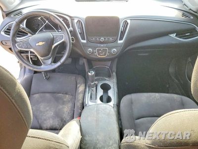 Zdjęcie 8 z 13 samochodu: 2018 CHEVROLET MALIBU LT VIN:1G1ZD5STXJF140032 - miniatura