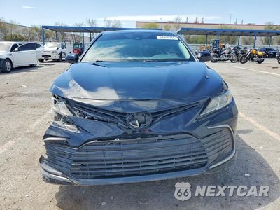 Piąte zdjęcie samochodu w środku: 2023 TOYOTA CAMRY LE VIN:4T1C11AK1PU741787 - miniatura