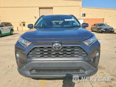 Piąte zdjęcie samochodu w środku: 2020 TOYOTA RAV4 XLE VIN:2T3W1RFV6LW101431 - miniatura