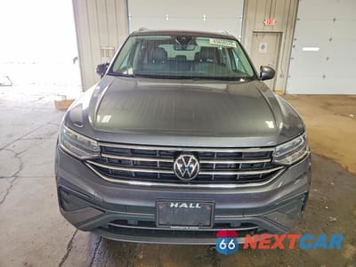 Piąte zdjęcie samochodu w środku: 2022 VOLKSWAGEN TIGUAN SE VIN:3VV2B7AX9NM077902 - miniatura