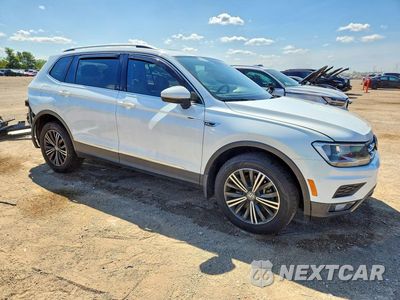 Czwarte zdjęcie samochodu z boku: 2018 VOLKSWAGEN TIGUAN SE VIN:3VV2B7AX0JM067673 - miniatura