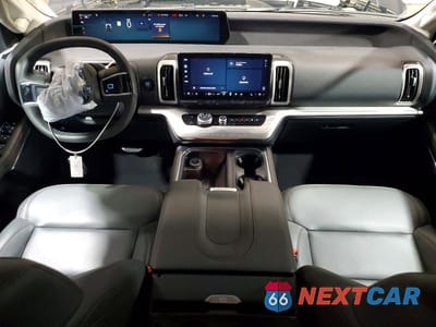Zdjęcie 8 z 14 samochodu: 2025 FORD EXPEDITION ACTIVE VIN:1FMJU1J84SEA28405 - miniatura