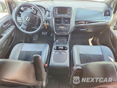 Zdjęcie 8 z 13 samochodu: 2019 DODGE GRAND CARAVAN SXT VIN:2C4RDGCG6KR502422 - miniatura