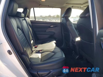 Zdjęcie 11 z 14 samochodu: 2023 TOYOTA HIGHLANDER HYBRID XLE VIN:5TDKBRCH7PS114786 - miniatura