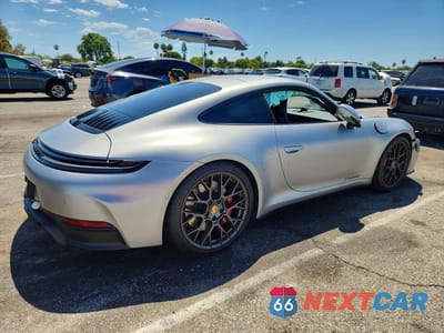 Trzecie zdjęcie samochodu z tyłu: 2025 PORSCHE 911 CARRERA GTS VIN:WP0AB2A92SS225941 - miniatura