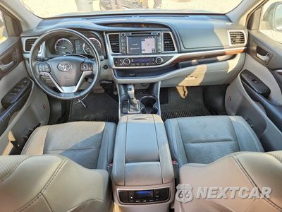 Zdjęcie 8 z 14 samochodu: 2015 TOYOTA HIGHLANDER LIMITED VIN:5TDDKRFH9FS143483 - miniatura