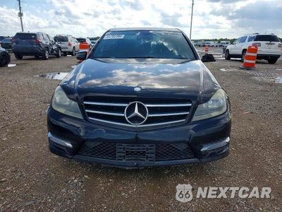 Piąte zdjęcie samochodu w środku: 2014 MERCEDES-BENZ C 250 VIN:WDDGF4HB6EG216966 - miniatura
