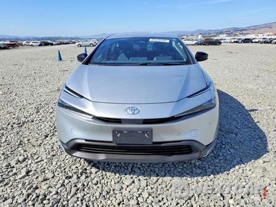 Piąte zdjęcie samochodu w środku: 2024 TOYOTA PRIUS LE VIN:JTDACAAUXR3017449 - miniatura