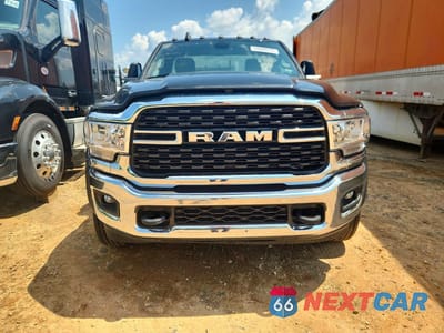 Piąte zdjęcie samochodu w środku: 2024 RAM 5500 VIN:3C7WRMDL5RG298004 - miniatura