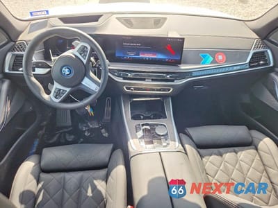 Zdjęcie 8 z 14 samochodu: 2025 BMW X5 XDRIVE50E VIN:5UX43EU02S9Y24174 - miniatura