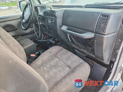 Zdjęcie 9 z 13 samochodu: 2005 JEEP WRANGLER X VIN:1J4FA39S15P358777 - miniatura