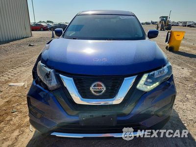 Piąte zdjęcie samochodu w środku: 2018 NISSAN ROGUE S VIN:KNMAT2MT7JP527716 - miniatura