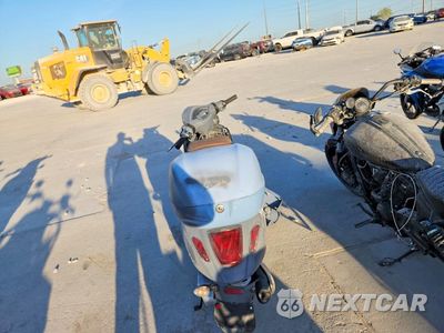 Czwarte zdjęcie samochodu z boku: 2018 VESPA SPRINT 150 3V VIN:ZAPM818G2J5701465 - miniatura