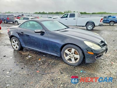 Czwarte zdjęcie samochodu z boku: 2007 MERCEDES-BENZ SLK 280 VIN:WDBWK54F17F139155 - miniatura