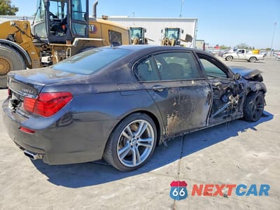 Trzecie zdjęcie samochodu z tyłu: 2013 BMW 750 LI VIN:WBAYE8C5XDD132205 - miniatura