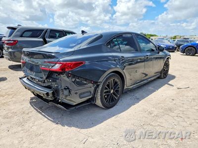 Trzecie zdjęcie samochodu z tyłu: 2025 TOYOTA CAMRY SE VIN:4T1DAACKXSU165384 - miniatura