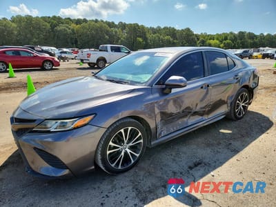 2018 TOYOTA CAMRY SE 4T1B11HK4JU590484 - główne zdjęcie licytacji z USA - miniatura
